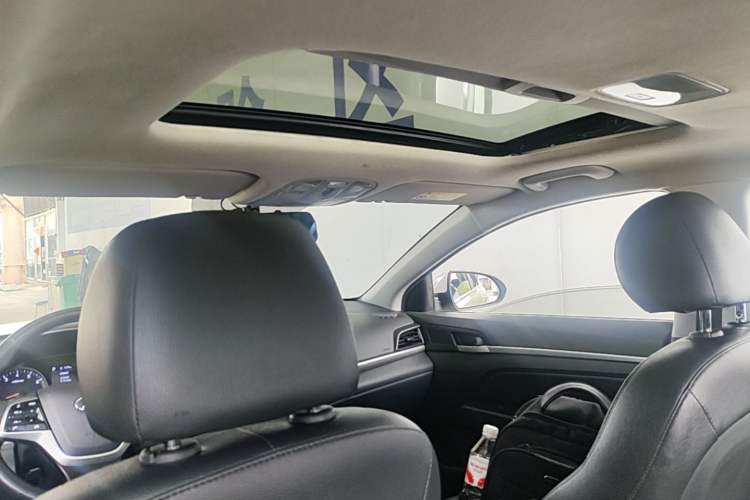 Used Hyundai Elantra (6th Generation / Lingdong) 2020 1.5L CVT Smart & Stylish – Elite Version Headliner