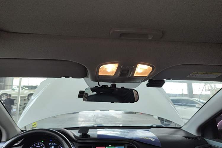 Used Hyundai Elantra (6th Generation / Lingdong) 2020 1.5L CVT Smart & Stylish – Elite Version Headliner