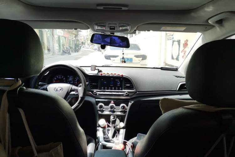 Used Hyundai Elantra (6th Generation / Lingdong) 2020 1.5L CVT Smart & Stylish – Elite Version Headliner