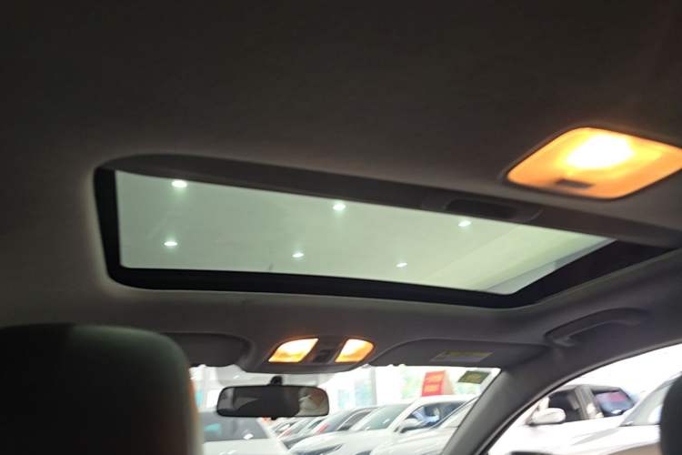 Used Hyundai Elantra (6th Generation / Lingdong) 2020 1.5L CVT Smart & Stylish – Elite Version Headliner