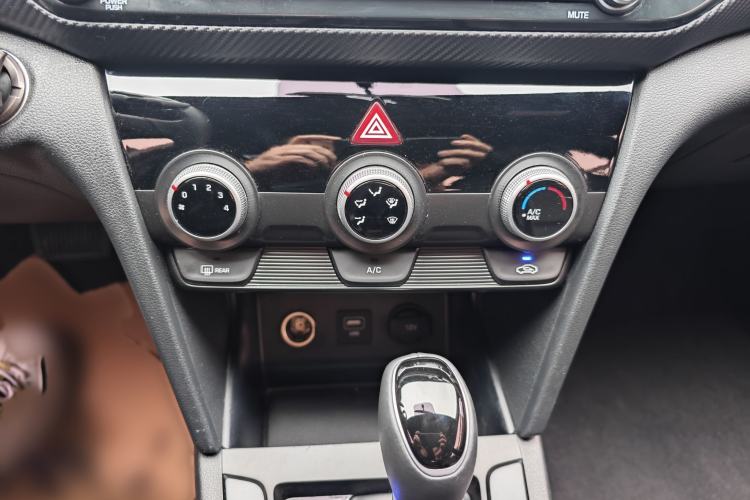 Used Hyundai Elantra (6th Generation / Lingdong) 2020 1.4T Dual-Clutch Xuan Dong · Dynamic Version Interior 10