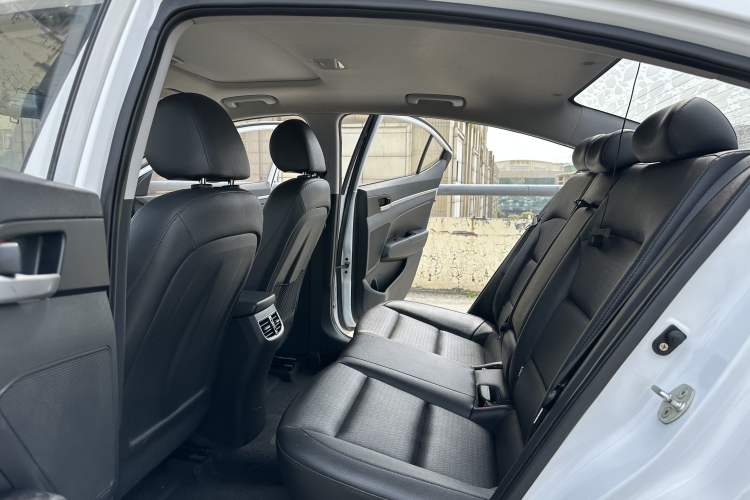 Used Hyundai Elantra (6th Generation / Lingdong) 2020 1.5L CVT Smart & Stylish – Elite Version Interior 3