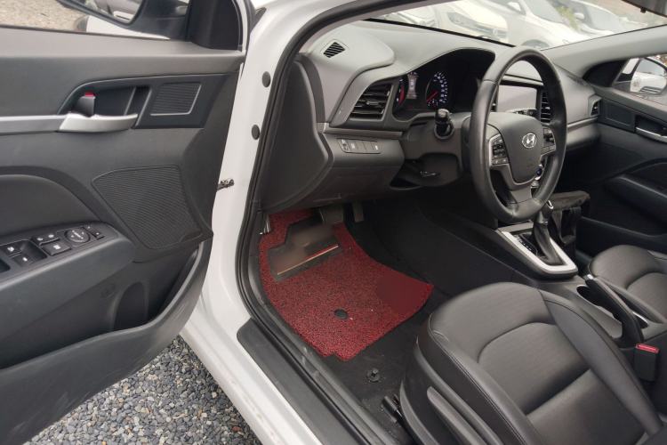 Used Hyundai Elantra (6th Generation / Lingdong) 2020 1.5L CVT Smart & Stylish – Elite Version Interior 3