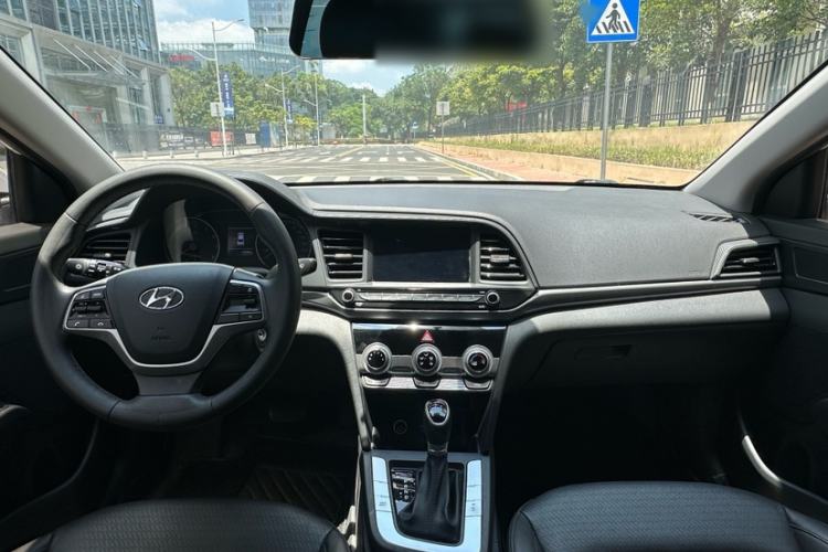 Used Hyundai Elantra (6th Generation / Lingdong) 2020 1.5L CVT Smart & Stylish – Elite Version Interior 3