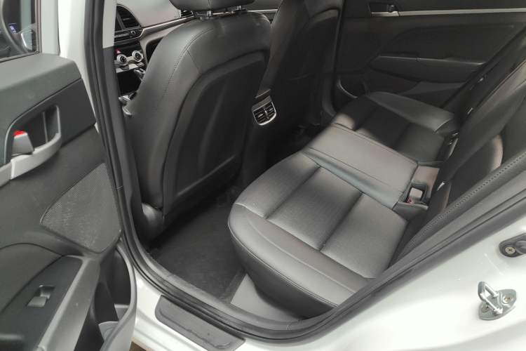 Used Hyundai Elantra (6th Generation / Lingdong) 2020 1.5L CVT Smart & Stylish – Elite Version Interior 3