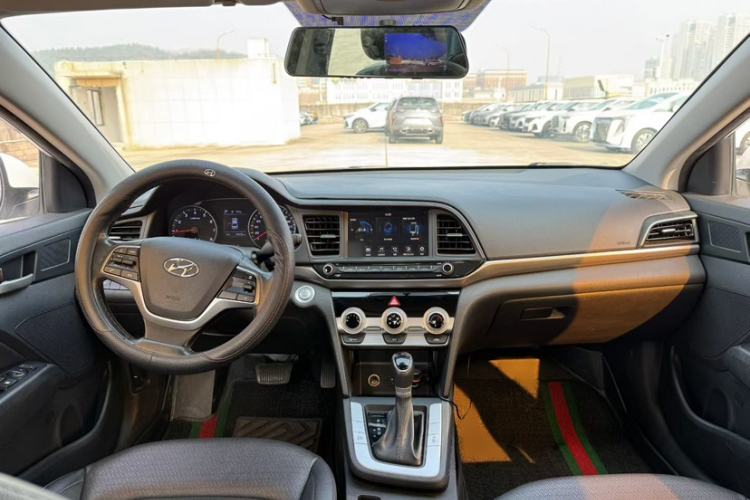 Used Hyundai Elantra (6th Generation / Lingdong) 2020 1.5L CVT Smart & Stylish – Elite Version Interior 3