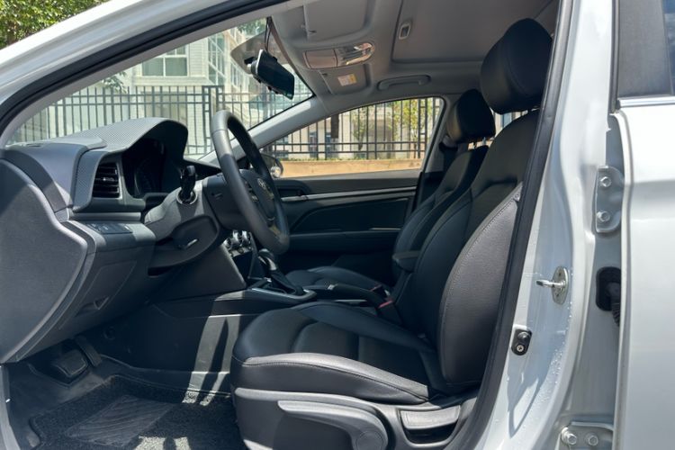 Used Hyundai Elantra (6th Generation / Lingdong) 2020 1.5L CVT Smart & Stylish – Elite Version Interior 4
