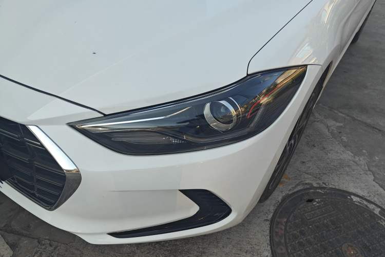Used Hyundai Elantra (6th Generation / Lingdong) 2020 1.5L CVT Smart & Stylish – Elite Version Left Front Headlight