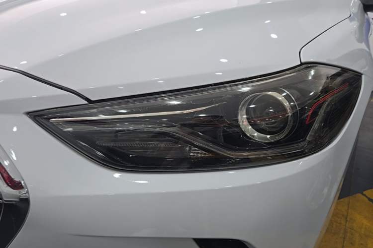 Used Hyundai Elantra (6th Generation / Lingdong) 2020 1.5L CVT Smart & Stylish – Elite Version Left Front Headlight