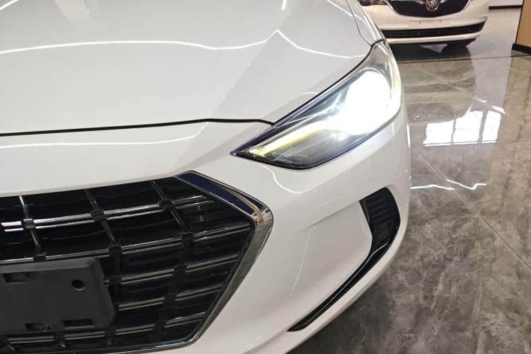 Used Hyundai Elantra (6th Generation / Lingdong) 2020 1.5L CVT Smart & Stylish – Elite Version Left Front Headlight