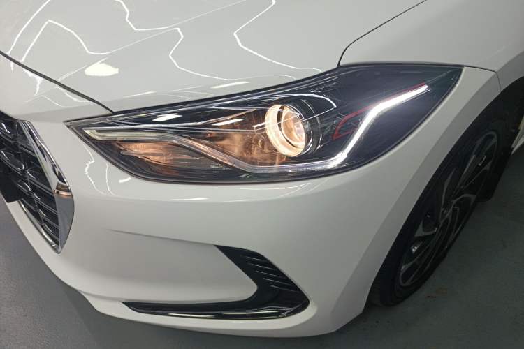 Used Hyundai Elantra (6th Generation / Lingdong) 2020 1.5L CVT Smart & Stylish – Elite Version Left Front Headlight