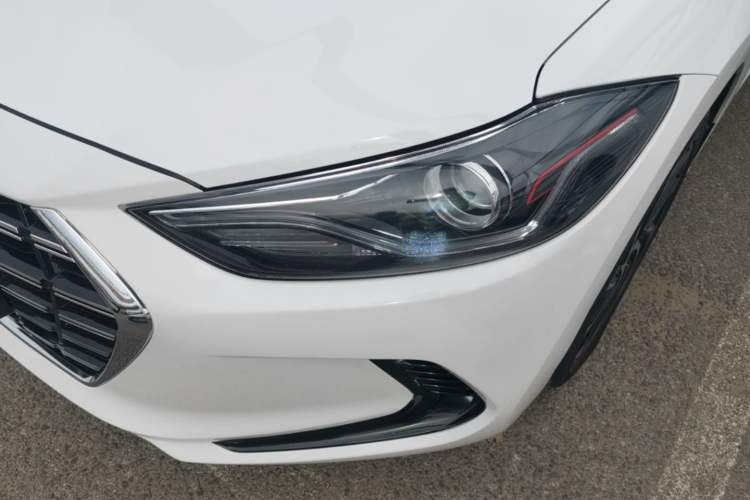 Used Hyundai Elantra (6th Generation / Lingdong) 2020 1.5L CVT Smart & Stylish – Elite Version Left Front Headlight