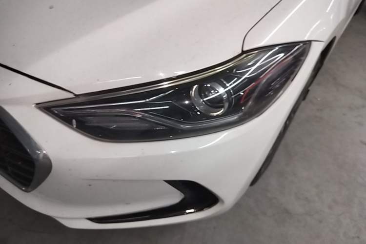 Used Hyundai Elantra (6th Generation / Lingdong) 2020 1.5L CVT Smart & Stylish – Elite Version Left Front Headlight