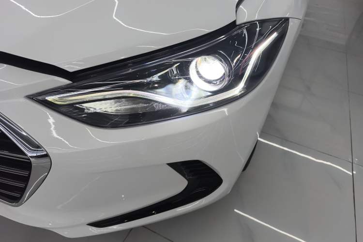 Used Hyundai Elantra (6th Generation / Lingdong) 2020 1.5L CVT Smart & Stylish – Elite Version Left Front Headlight