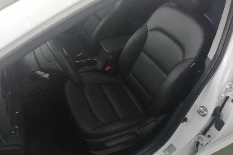 Used Hyundai Elantra (6th Generation / Lingdong) 2020 1.5L CVT Smart & Stylish – Elite Version Left Front Seat