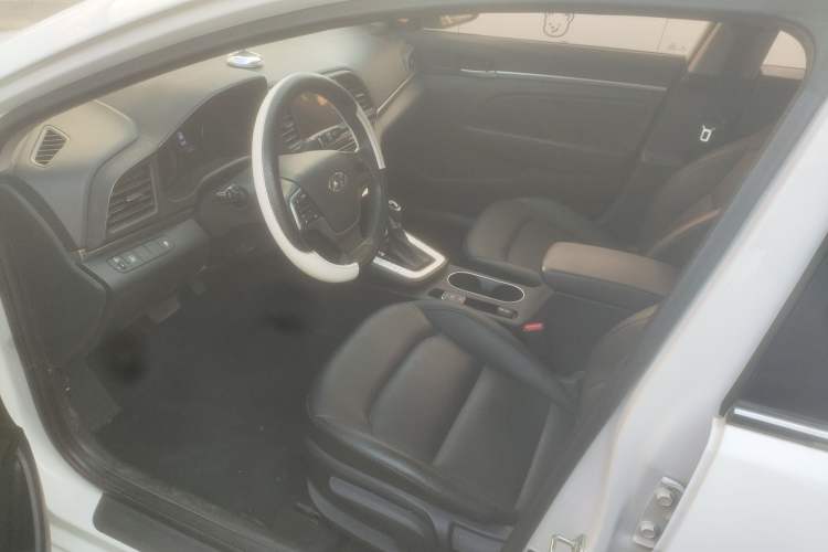 Used Hyundai Elantra (6th Generation / Lingdong) 2020 1.5L CVT Smart & Stylish – Elite Version Left Front Seat