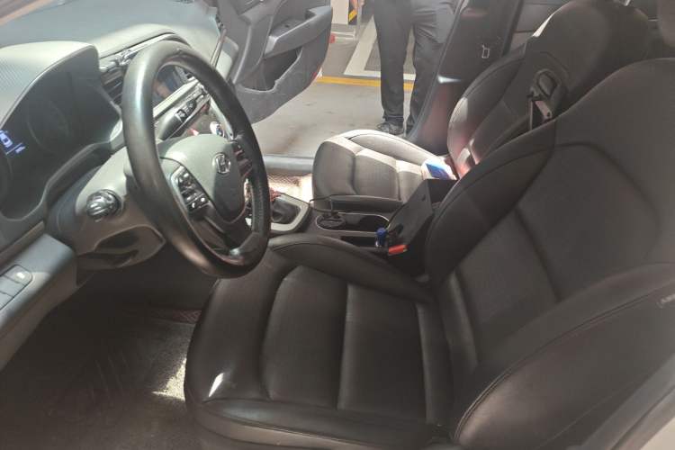 Used Hyundai Elantra (6th Generation / Lingdong) 2020 1.5L CVT Smart & Stylish – Elite Version Left Front Seat