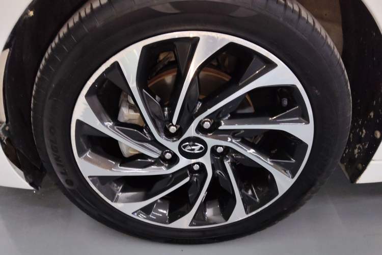Used Hyundai Elantra (6th Generation / Lingdong) 2020 1.5L CVT Smart & Stylish – Elite Version Left Front Wheel Hub