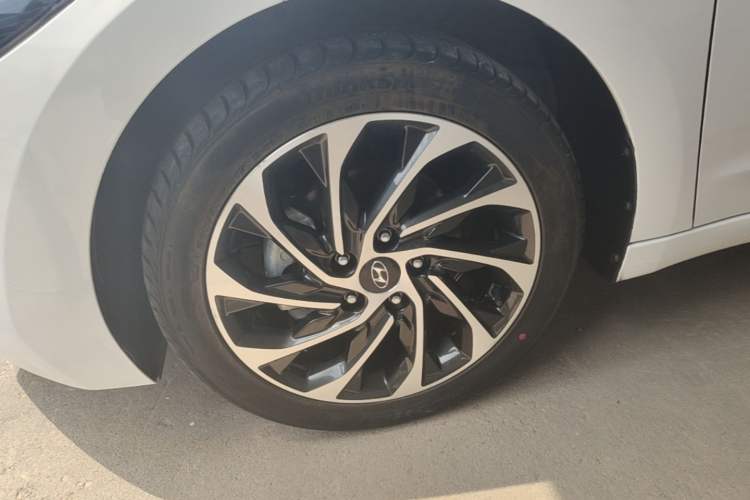 Used Hyundai Elantra (6th Generation / Lingdong) 2020 1.5L CVT Smart & Stylish – Elite Version Left Front Wheel Hub