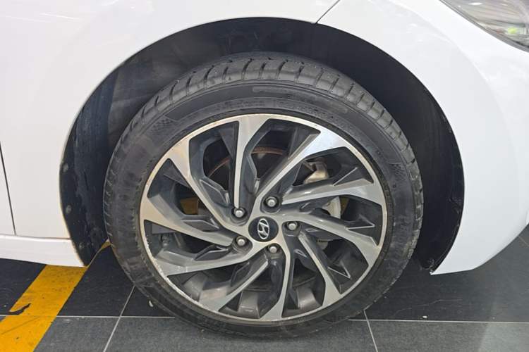 Used Hyundai Elantra (6th Generation / Lingdong) 2020 1.5L CVT Smart & Stylish – Elite Version Left Front Wheel Hub