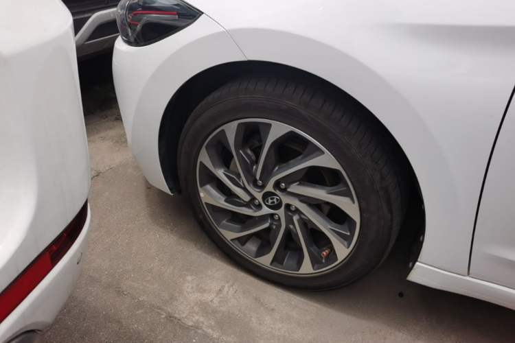 Used Hyundai Elantra (6th Generation / Lingdong) 2020 1.5L CVT Smart & Stylish – Elite Version Left Front Wheel Hub