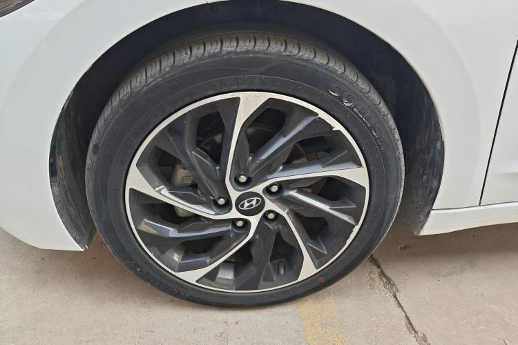 Used Hyundai Elantra (6th Generation / Lingdong) 2020 1.5L CVT Smart & Stylish – Elite Version Left Front Wheel Hub