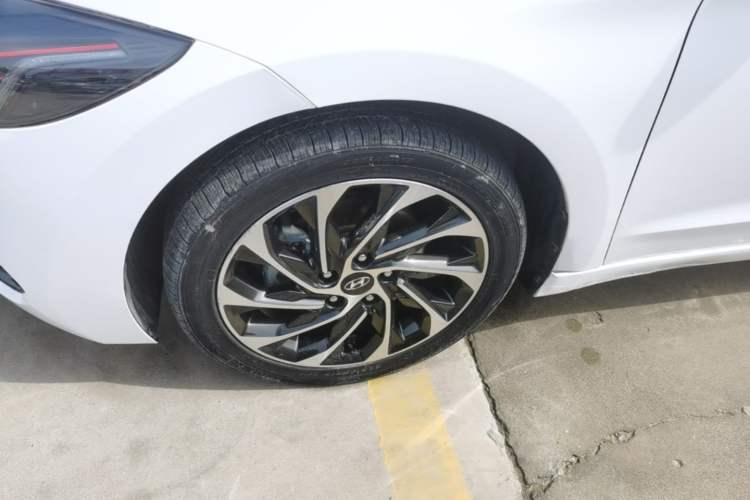 Used Hyundai Elantra (6th Generation / Lingdong) 2020 1.5L CVT Smart & Stylish – Elite Version Left Front Wheel Hub
