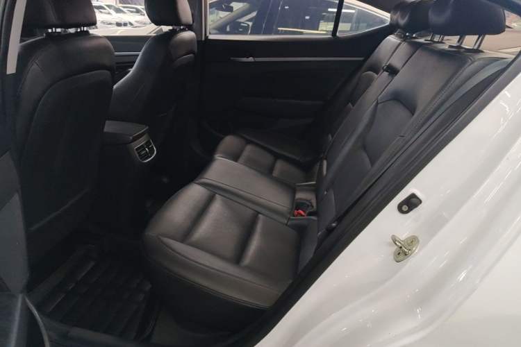 Used Hyundai Elantra (6th Generation / Lingdong) 2020 1.5L CVT Smart & Stylish – Elite Version Left Rear Seat
