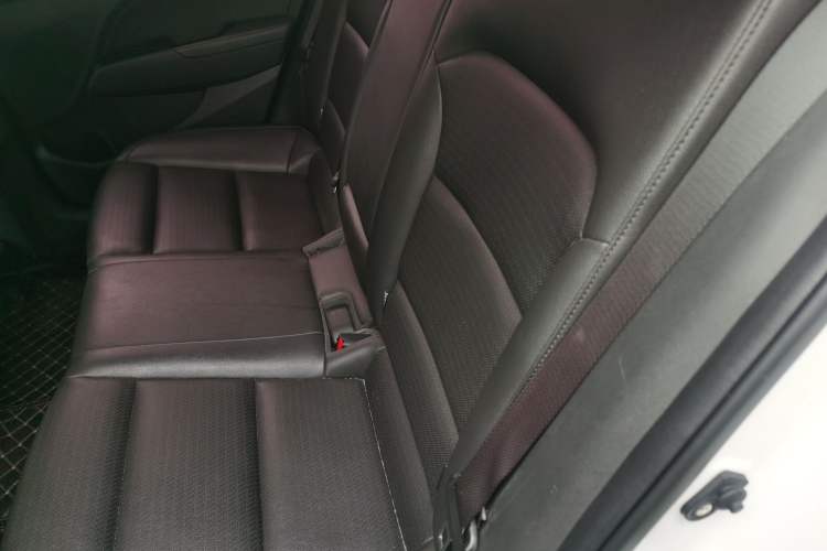 Used Hyundai Elantra (6th Generation / Lingdong) 2020 1.5L CVT Smart & Stylish – Elite Version Left Rear Seat