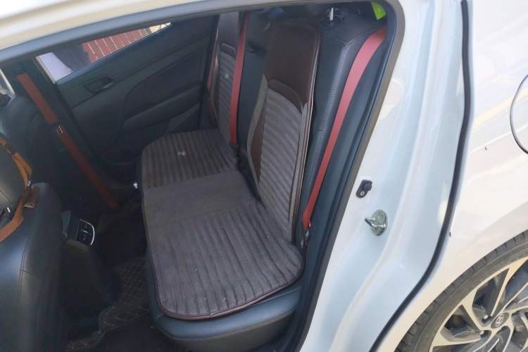 Used Hyundai Elantra (6th Generation / Lingdong) 2020 1.4T Dual-Clutch Xuan Dong · Dynamic Version Left Rear Seat