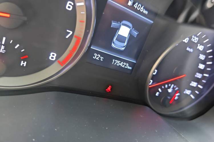 Used Hyundai Elantra (6th Generation / Lingdong) 2020 1.5L CVT Smart & Stylish – Elite Version Odometer Close Up