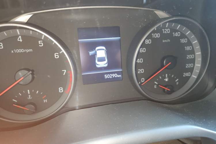 Used Hyundai Elantra (6th Generation / Lingdong) 2020 1.5L CVT Smart & Luxurious Trim Odometer Close Up