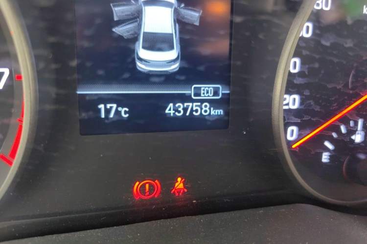 Used Hyundai Elantra (6th Generation / Lingdong) 2020 1.5L CVT Smart & Stylish – Elite Version Odometer Close Up