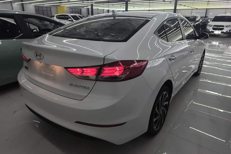 Used Hyundai Elantra (6th Generation / Lingdong) 2020 1.5L CVT Smart & Stylish – Elite Version Rear Right 45 Deg