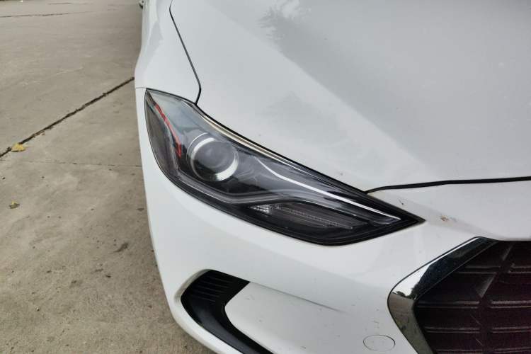 Used Hyundai Elantra (6th Generation / Lingdong) 2020 1.5L CVT Smart & Stylish – Elite Version Right Front Headlight