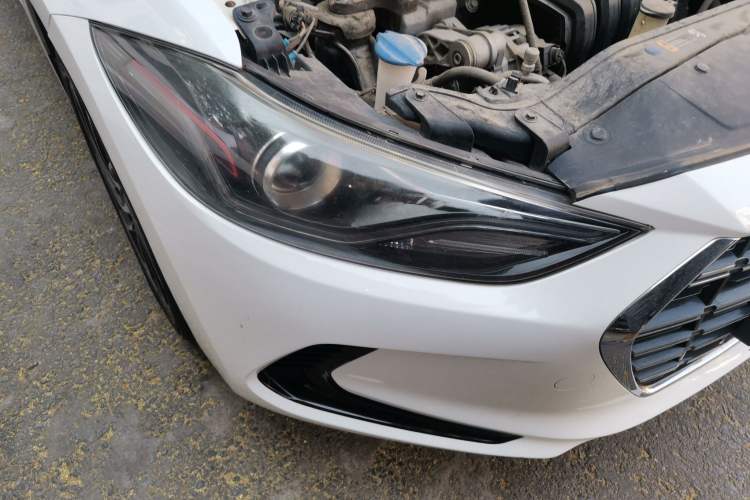 Used Hyundai Elantra (6th Generation / Lingdong) 2020 1.5L CVT Smart & Stylish – Elite Version Right Front Headlight