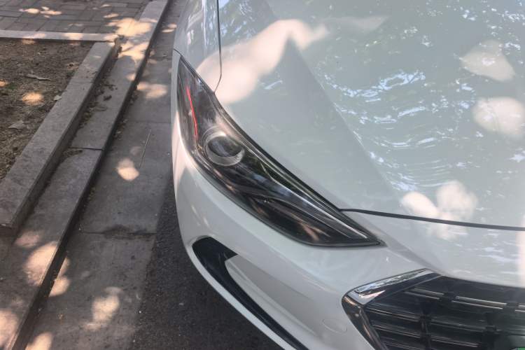 Used Hyundai Elantra (6th Generation / Lingdong) 2020 1.5L CVT Smart & Stylish – Elite Version Right Front Headlight