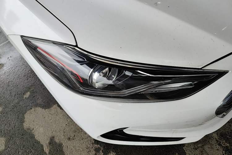 Used Hyundai Elantra (6th Generation / Lingdong) 2020 1.5L CVT Smart & Stylish – Elite Version Right Front Headlight