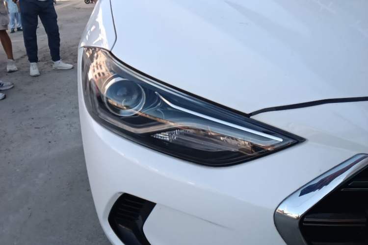 Used Hyundai Elantra (6th Generation / Lingdong) 2020 1.4T Dual-Clutch Xuan Dong · Dynamic Version Right Front Headlight