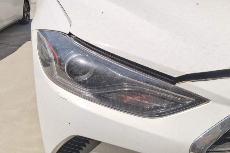 Used Hyundai Elantra (6th Generation / Lingdong) 2020 1.5L CVT Smart & Stylish – Elite Version Right Front Headlight