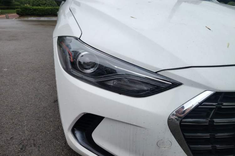 Used Hyundai Elantra (6th Generation / Lingdong) 2020 1.5L CVT Smart & Stylish – Elite Version Right Front Headlight