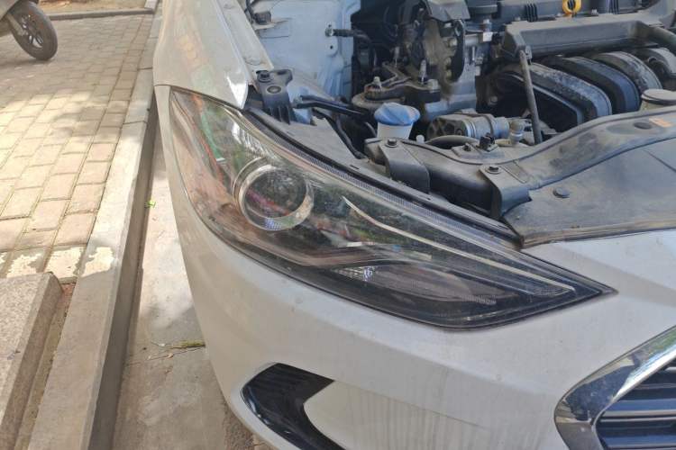 Used Hyundai Elantra (6th Generation / Lingdong) 2020 1.5L CVT Smart & Stylish – Elite Version Right Front Headlight