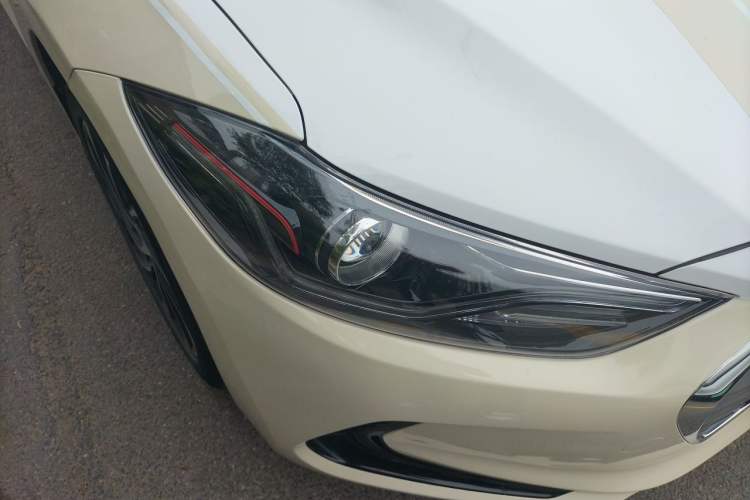 Used Hyundai Elantra (6th Generation / Lingdong) 2020 1.5L CVT Smart & Stylish – Elite Version Right Front Headlight