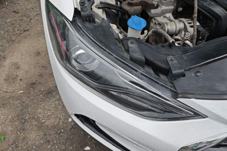 Used Hyundai Elantra (6th Generation / Lingdong) 2020 1.5L CVT Smart & Stylish – Elite Version Right Front Headlight