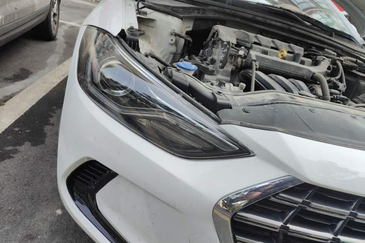 Used Hyundai Elantra (6th Generation / Lingdong) 2020 1.5L CVT Smart & Stylish – Elite Version Right Front Headlight