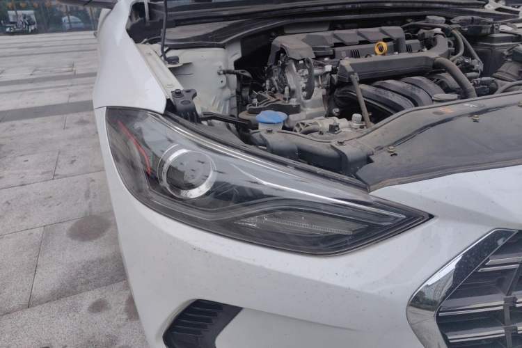 Used Hyundai Elantra (6th Generation / Lingdong) 2020 1.5L CVT Smart & Stylish – Elite Version Right Front Headlight