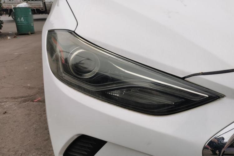 Used Hyundai Elantra (6th Generation / Lingdong) 2020 1.5L CVT Smart & Stylish – Elite Version Right Front Headlight