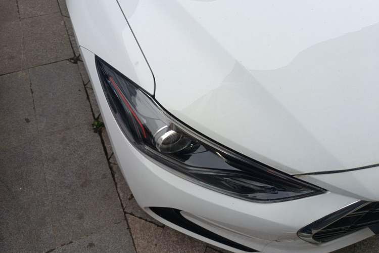 Used Hyundai Elantra (6th Generation / Lingdong) 2020 1.5L CVT Smart & Stylish – Elite Version Right Front Headlight