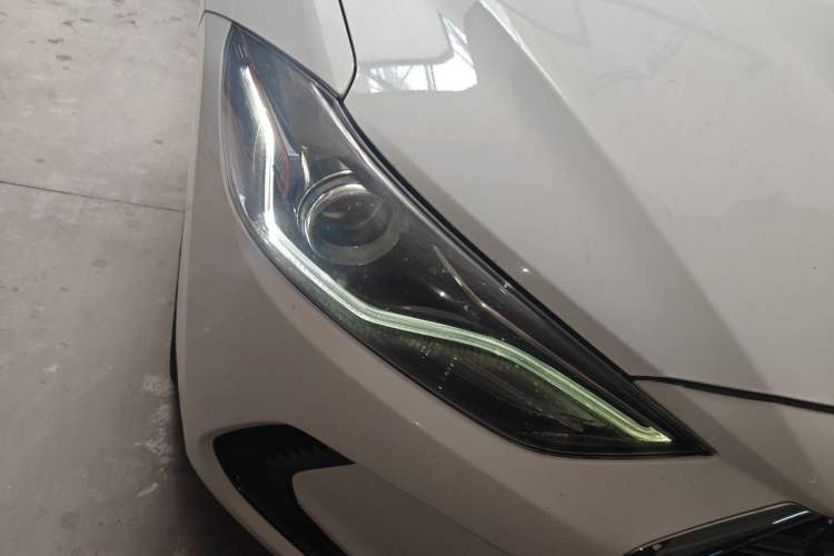 Used Hyundai Elantra (6th Generation / Lingdong) 2020 1.5L CVT Smart & Stylish – Elite Version Right Front Headlight