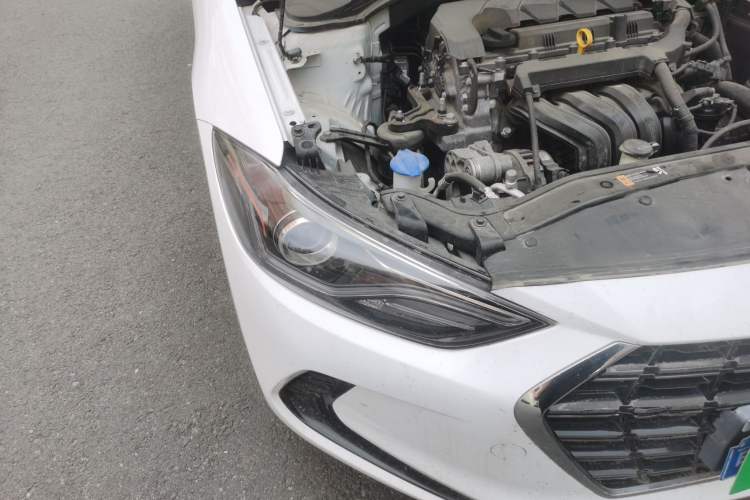 Used Hyundai Elantra (6th Generation / Lingdong) 2020 1.5L CVT Smart & Stylish – Elite Version Right Front Headlight